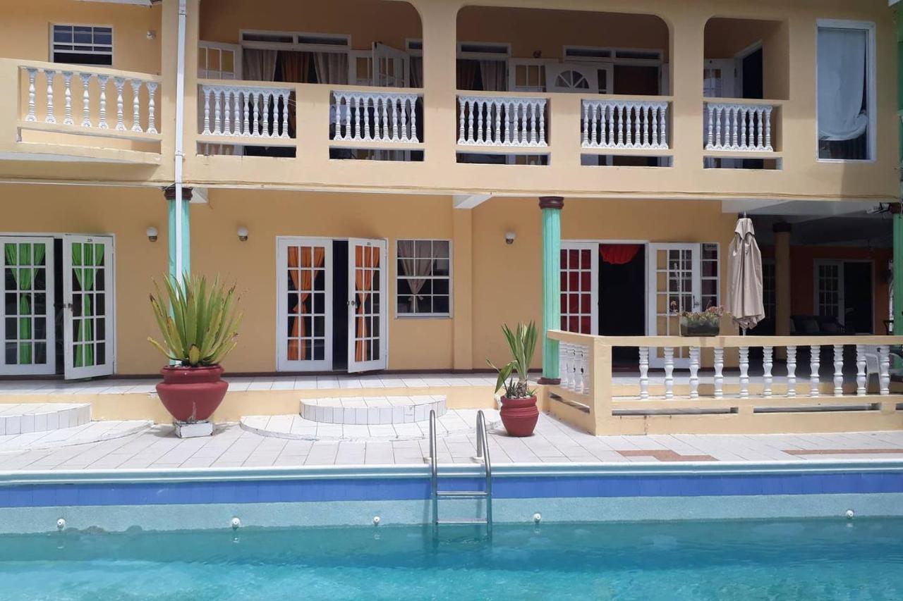 Bay Heights B&B Gros Islet Bagian luar foto