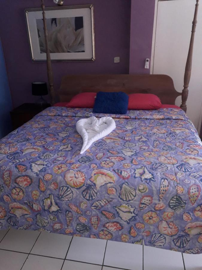 Bay Heights B&B Gros Islet Bagian luar foto